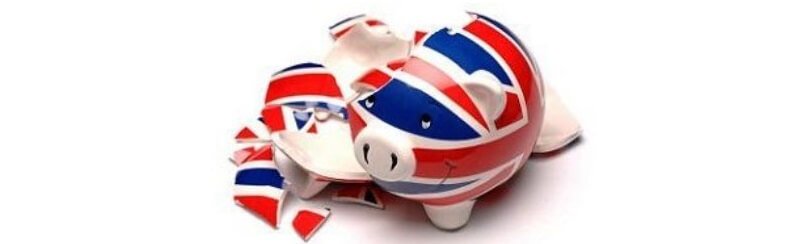 Brits hoarding holiday cash